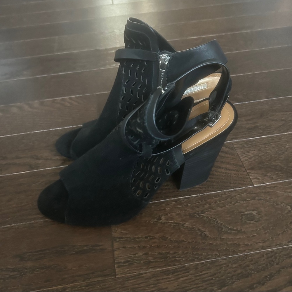 Women’s BCBGeneration block heel open toe shoe, size 10